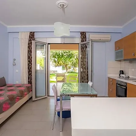 Aparthotel Lefkothea